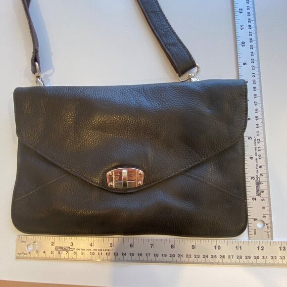 G.M. Shi Jia Black Pebbled Leather Crossbody Bag With Adjustable Strap & Secure - Picture 11 of 13